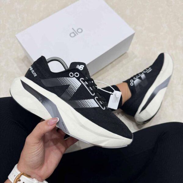 New Balance Elite