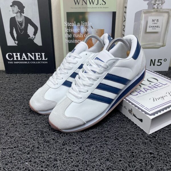 Adidas Country