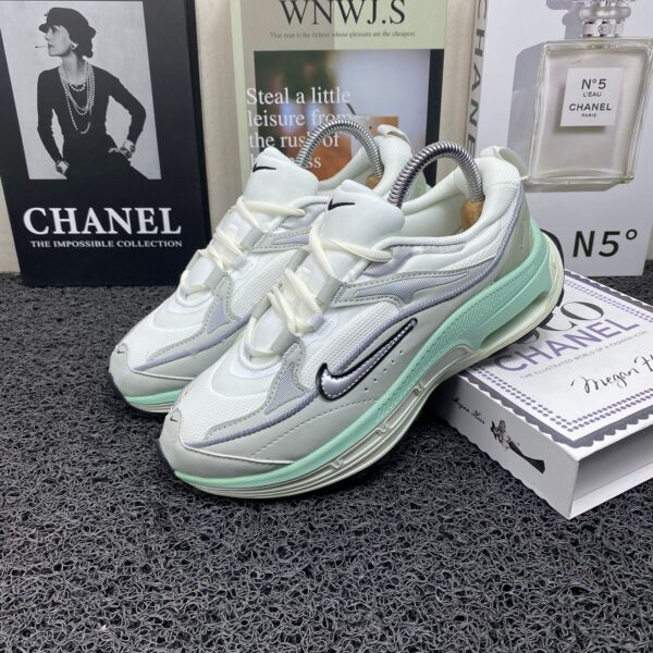 Nike Bliss