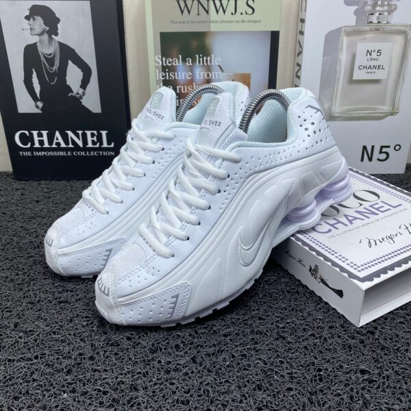 Nike Shox R4