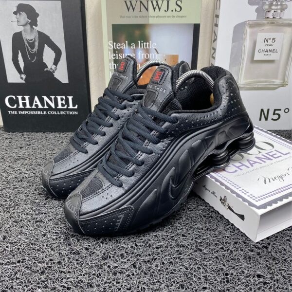 Nike Shox R4