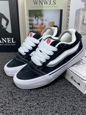 Vans Knu Skool