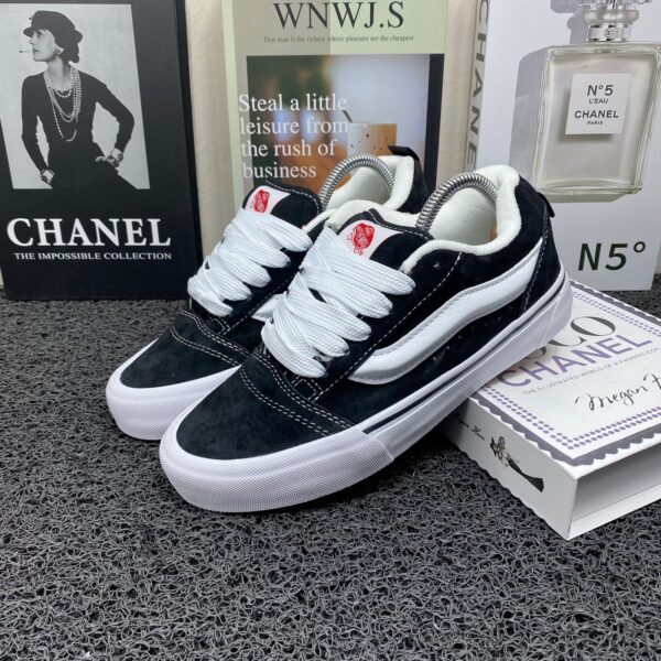 Vans Knu Skool