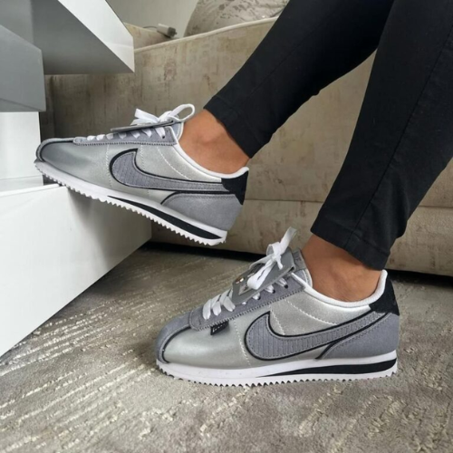 Nike Cortez All Petals United