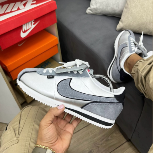 Nike Cortez All Petals United