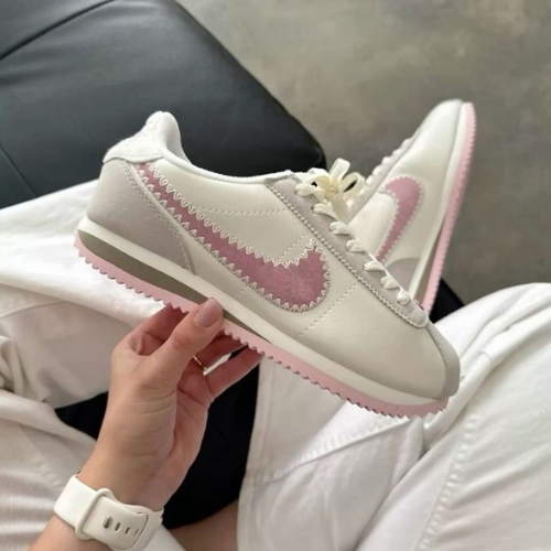 Nike Cortez San Valentin